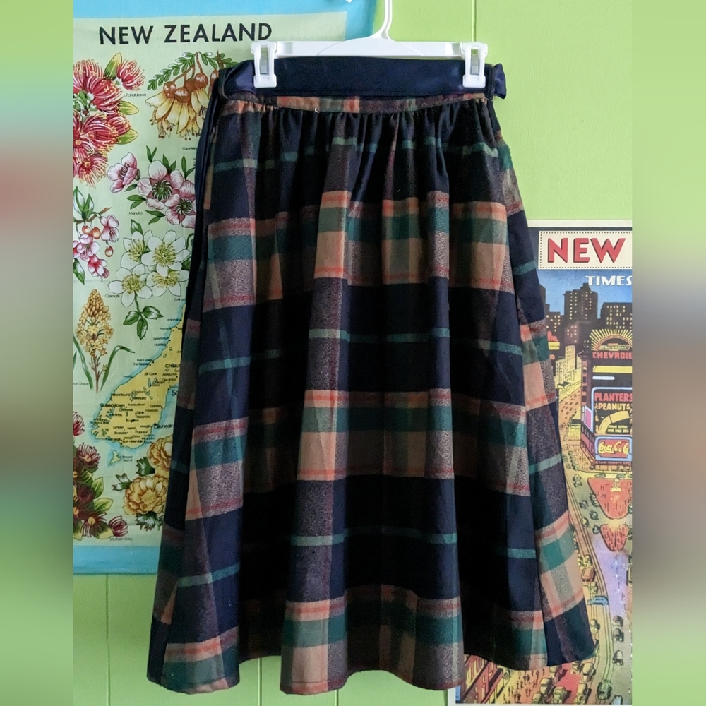 Plaid navy tan green modcloth gathered preppy academia skirt with tie - small